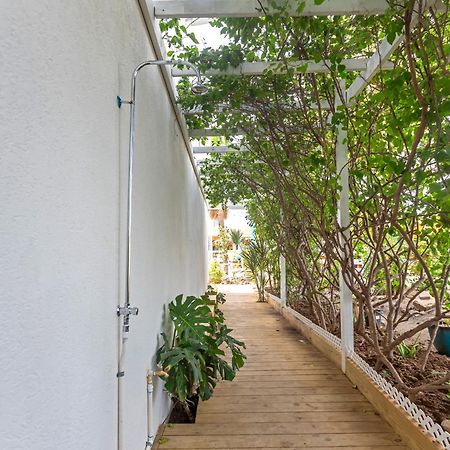 Maho Beach House - Petite Studio - Beach Access Exteriör bild