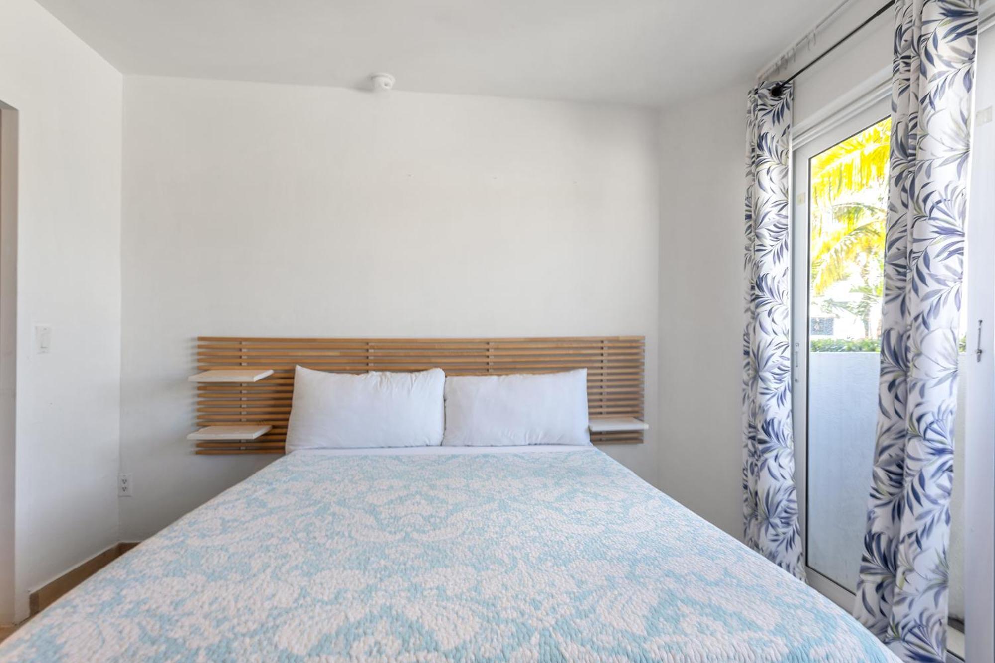 Maho Beach House - Petite Studio - Beach Access Exteriör bild