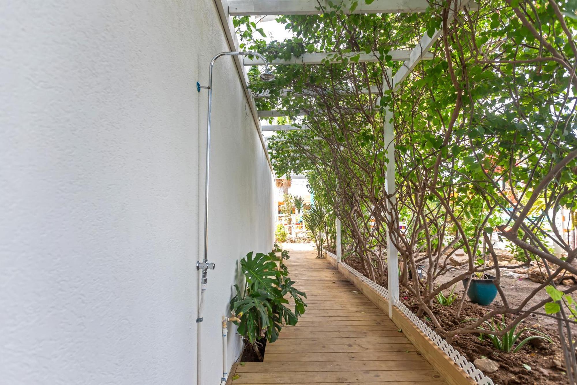 Maho Beach House - Petite Studio - Beach Access Exteriör bild