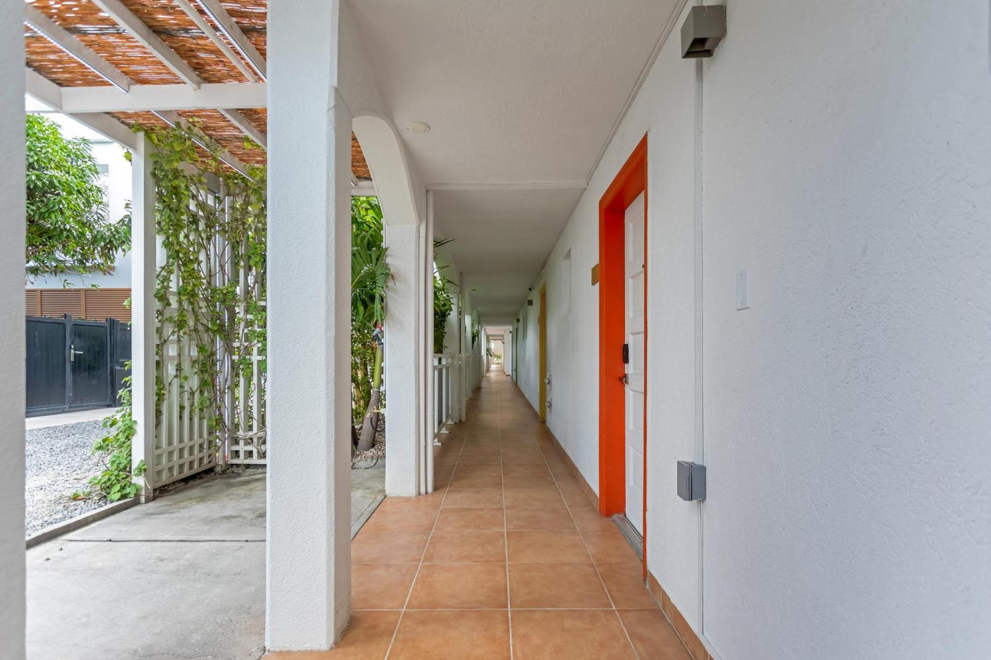Maho Beach House - Petite Studio - Beach Access Exteriör bild