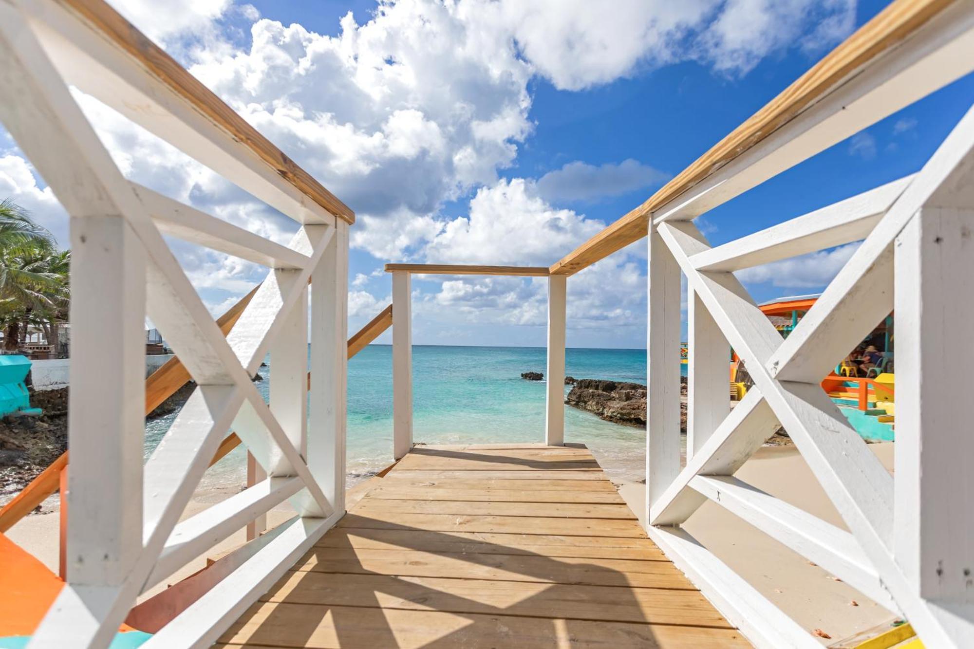 Maho Beach House - Petite Studio - Beach Access Exteriör bild